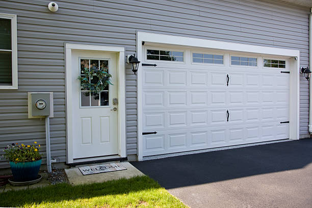 24/7 Emergency Garage Door Panel Replacement experts in Camden, AL